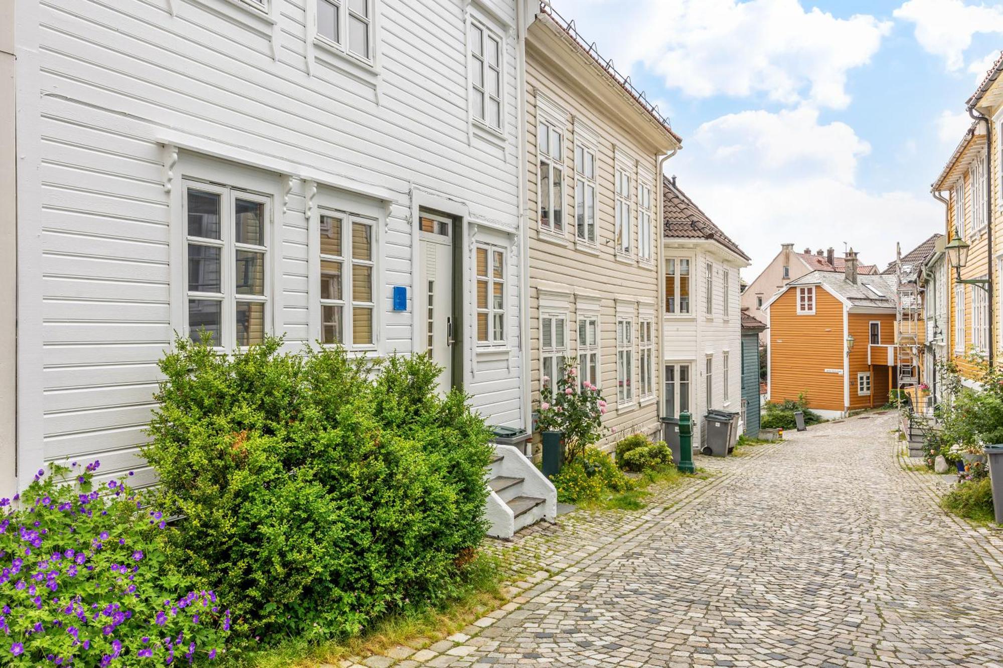 Homerentals Apartments - Behind Bryggen & Historic Cobblestone Streets - 2 Floor Renovated From February 2025 Bergen Eksteriør bilde